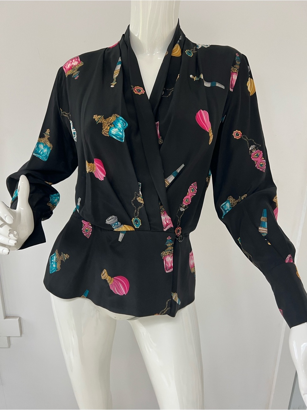 Jax 100% Silk Boho Funky Wrap Blouse , Eye catching Made in Korea women’s size 6